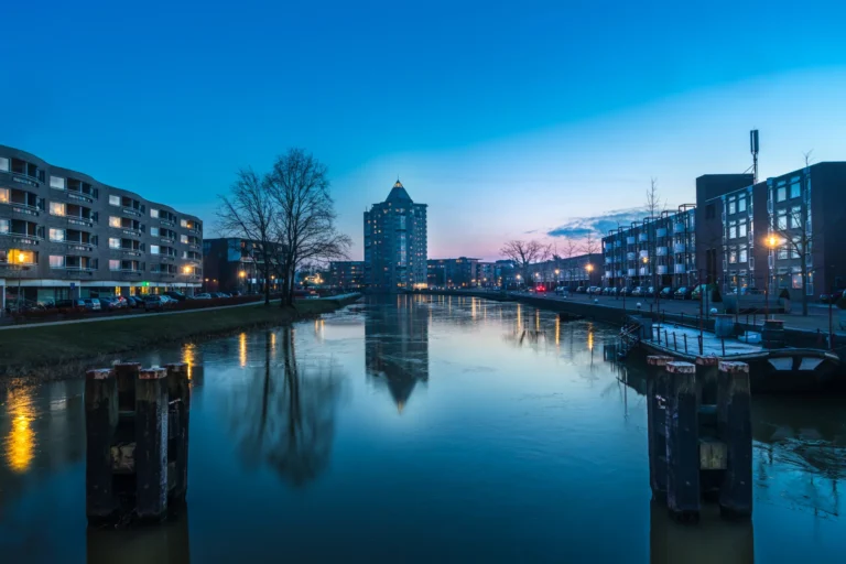 Het Apeldoorns Kanaal bij zonsondergang