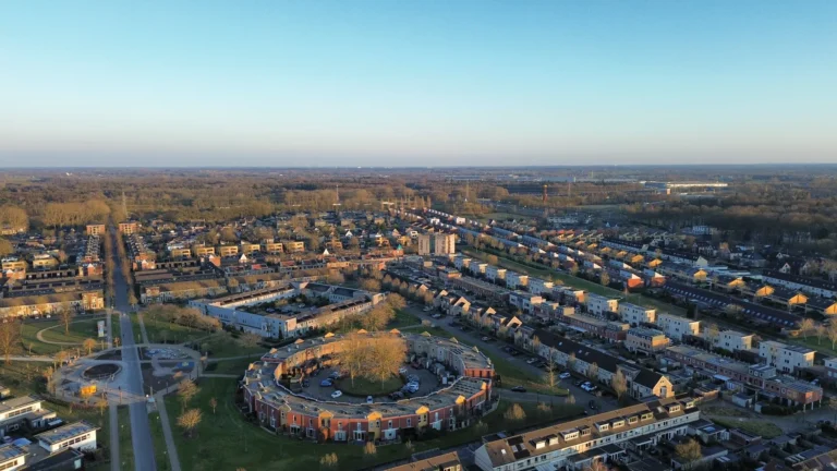 Woonwijk in Apeldoorn (luchtfoto)